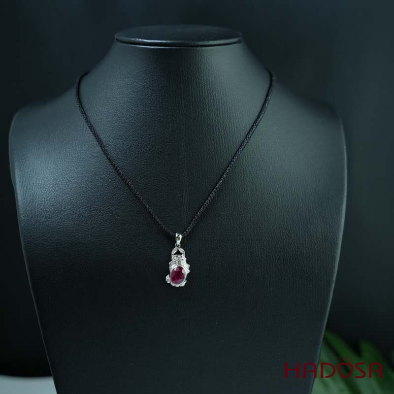 Mặt dây chuyền tỳ hưu đá Ruby đỏ 7x9mm bạc 925