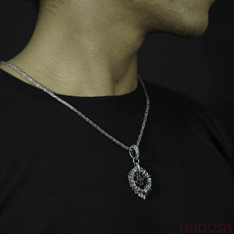 Mặt dây chuyền bạc Mắt Quỷ