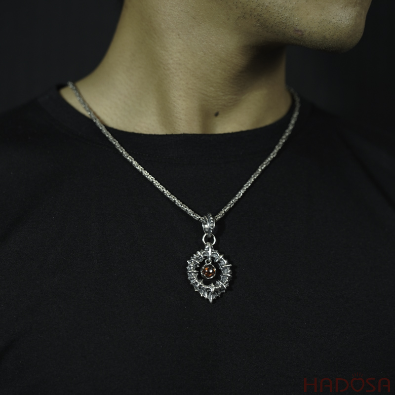 Mặt dây chuyền bạc Mắt Quỷ