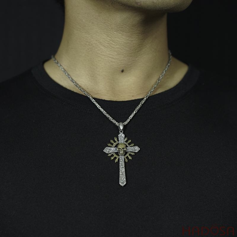 Mặt Dây Chuyền Nam Bạc Thái Thánh Giá Đầu Lâu Hào Quang