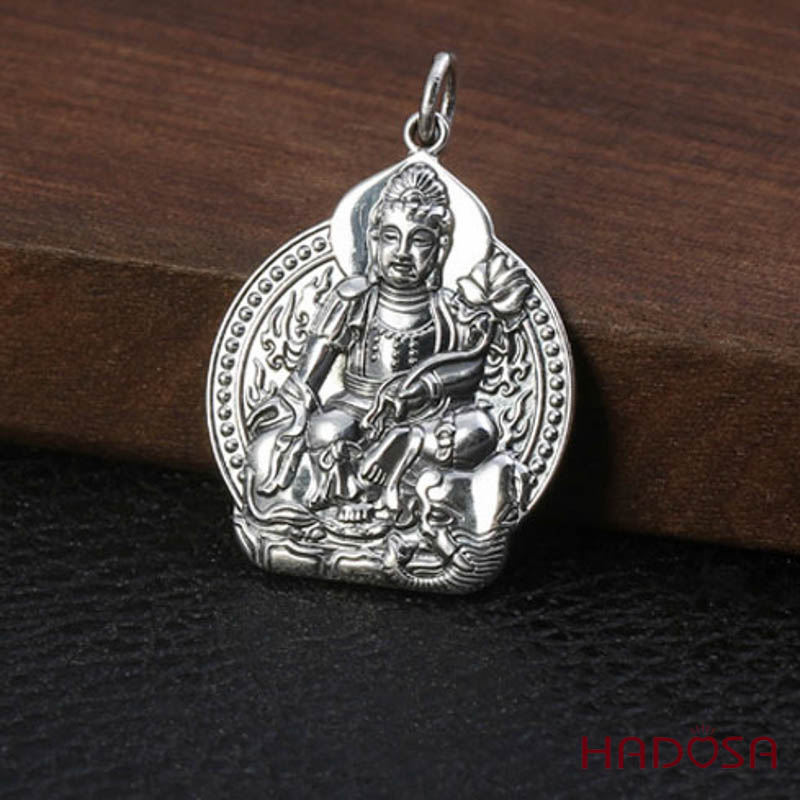 Mặt Dây Chuyền Phổ Hiền Bồ Tát Bằng Bạc: Ý Nghĩa, Lợi Ích Và Cách Lựa Chọn Hoàn Hảo