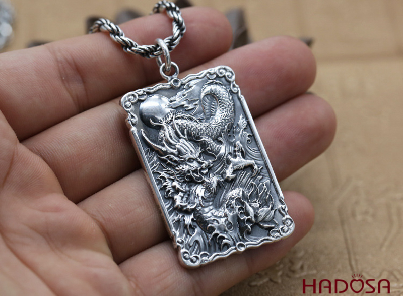 Mặt dây chuyền bạc Thái hình Rồng