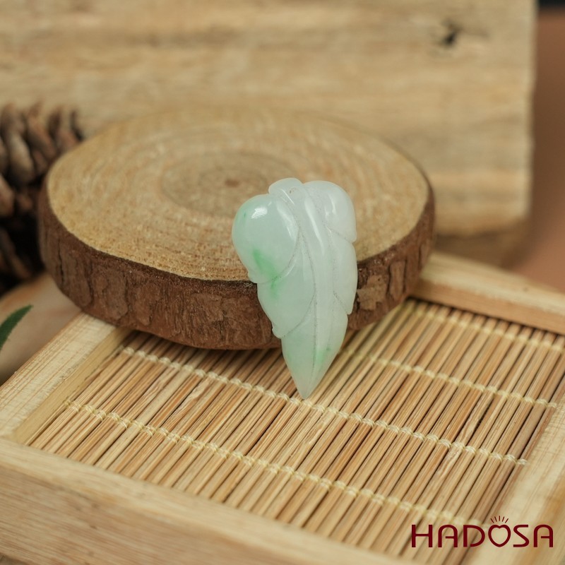 Mặt dây chuyền Cẩm Thạch chiếc lá 17*30*6
