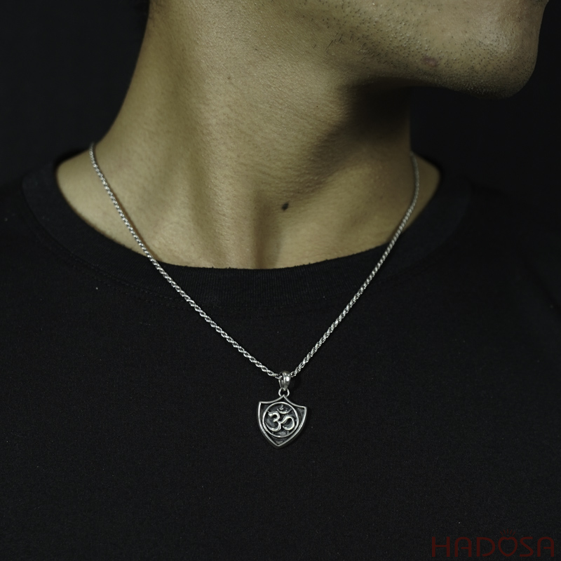 Mặt dây chuyền chữ Om bạc Thái