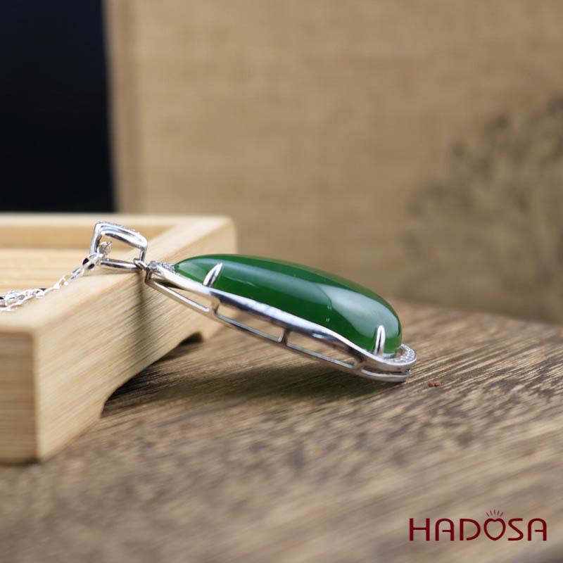 Mặt dây chuyền đá Ngọc Bích Canada 17*30mm