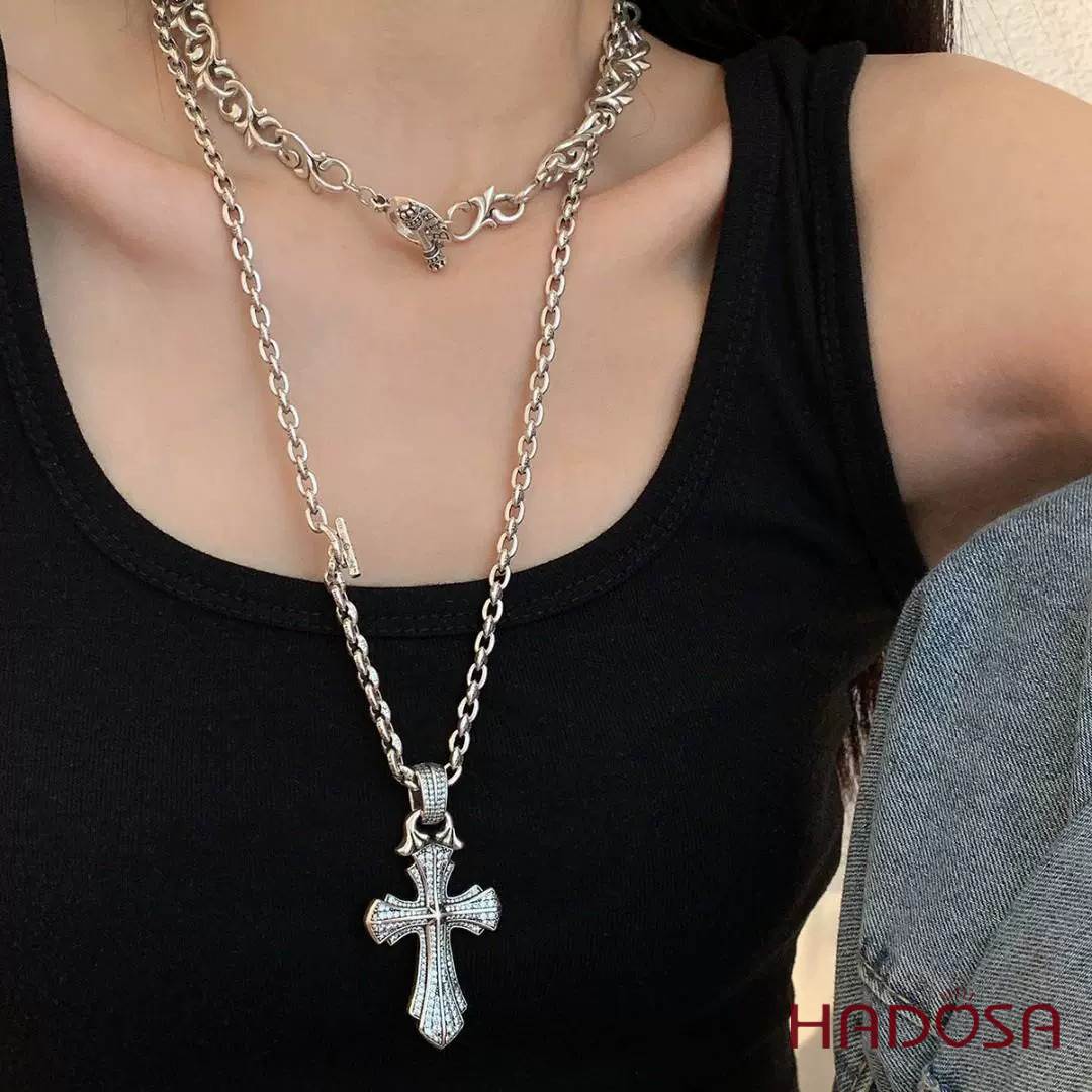 Mặt dây chuyền hình Thánh Giá Đính đá