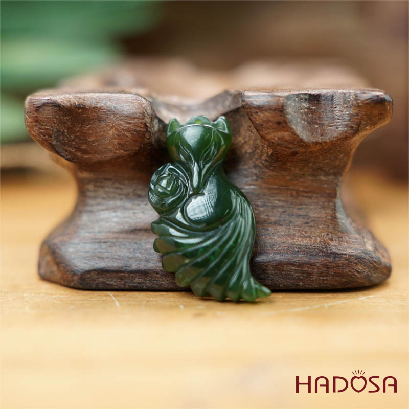 Mặt Cửu Vĩ Hồ Ngọc Bích ôm bông 15*27mm