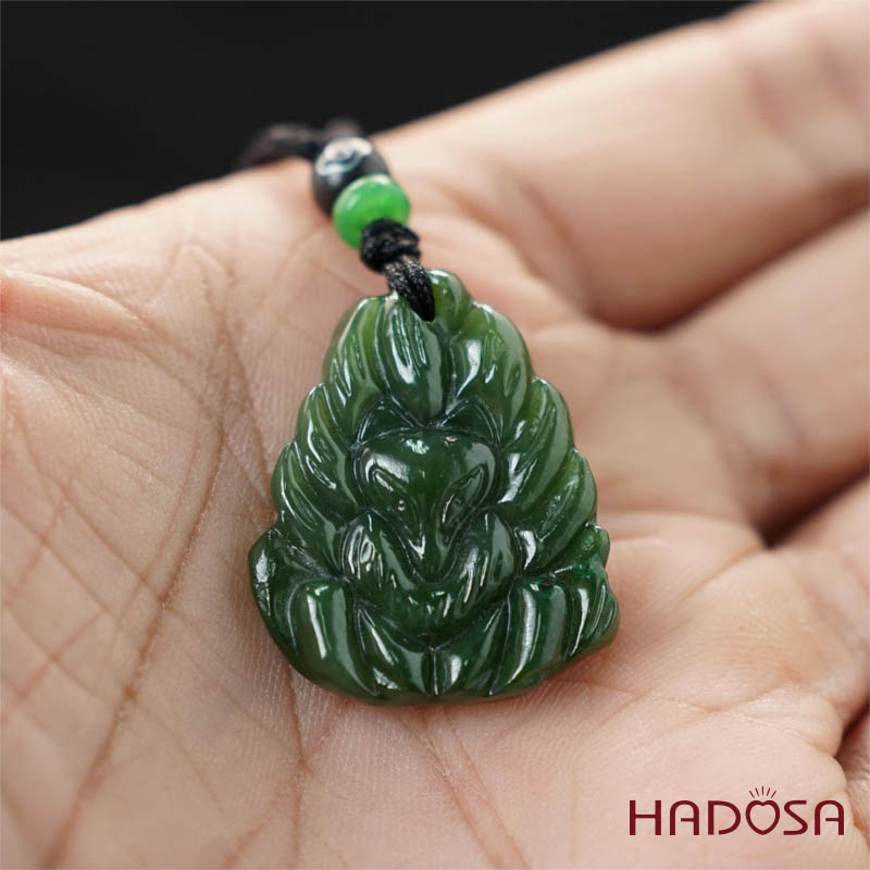 Mặt Cửu Vĩ Hồ Ngọc Bích