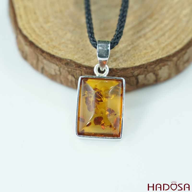 Mặt dây chuyền hổ phách Baltic bọc bạc 12x16mm