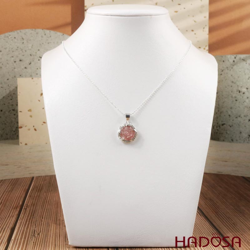 Mặt dây chuyền Hoa mẫu đơn thạch anh dâu đỏ