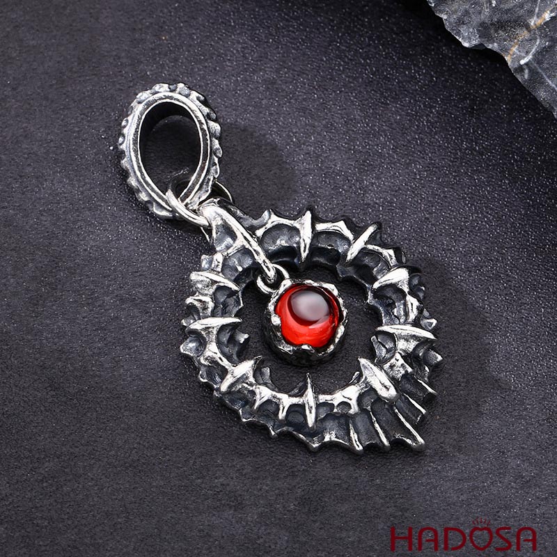 Mặt dây chuyền bạc Mắt Quỷ