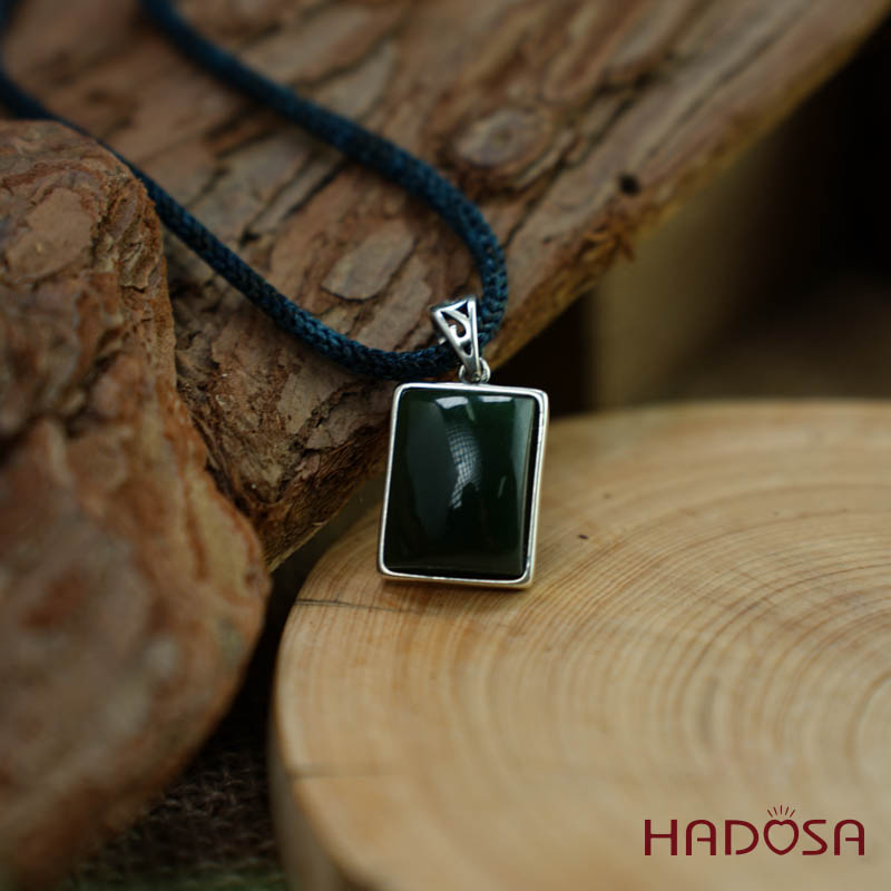 Mặt Ngọc Bích chữ nhật 13x17mm cao cấp