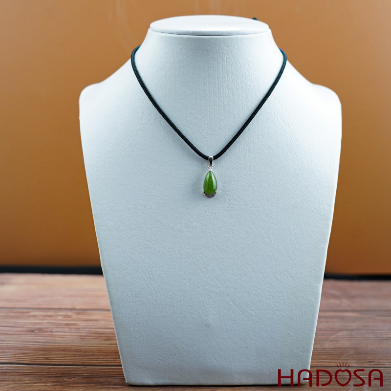 Mặt dây chuyền Ngọc Bích Canada 8x14mm bạc 925