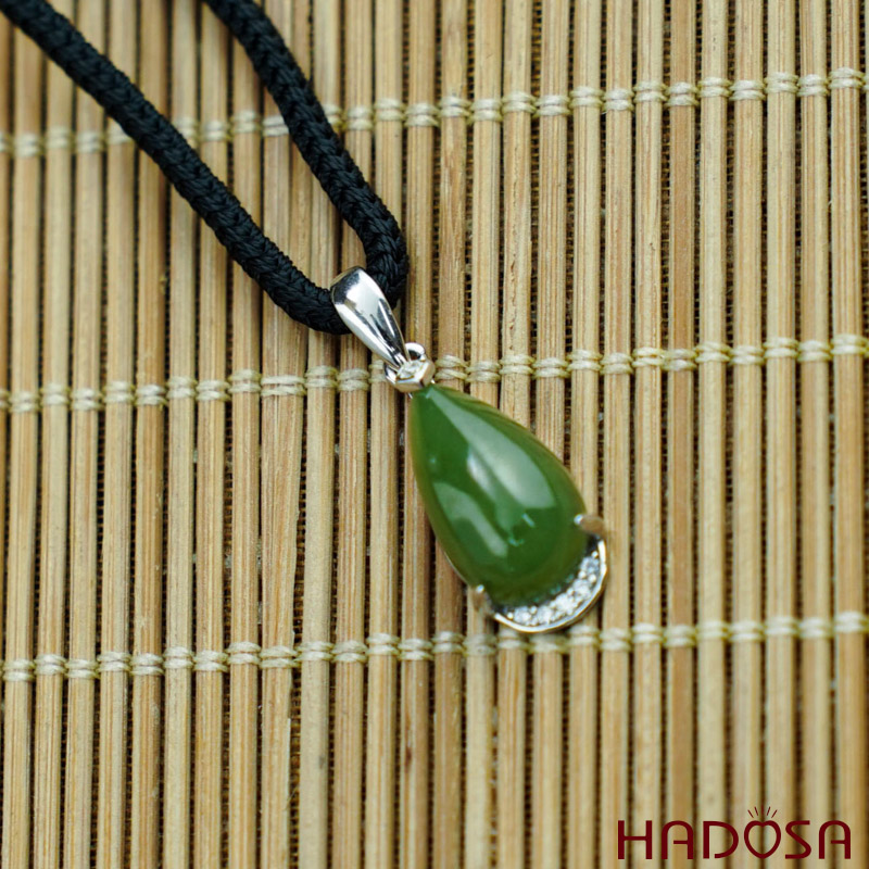 Mặt dây chuyền Ngọc Bích Canada 8x14mm bạc 925