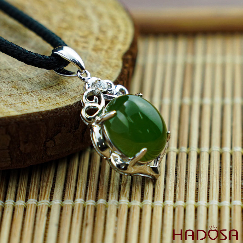 Mặt dây chuyền Ngọc Bích Canada 10x12mm bạc 925