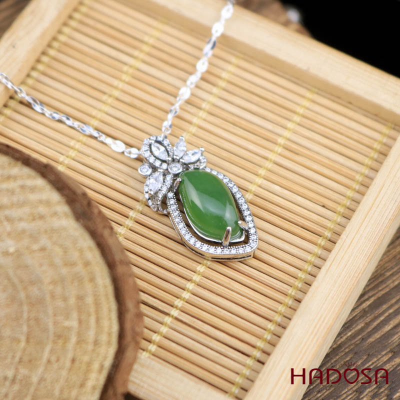 Mặt dây chuyền Ngọc Bích Canada 8*16mm