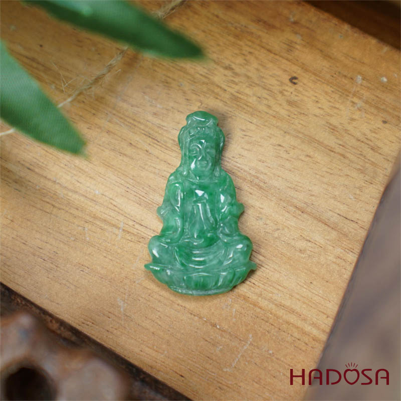 Mặt Quan Âm Cẩm Thạch xanh đậu 33x20mm