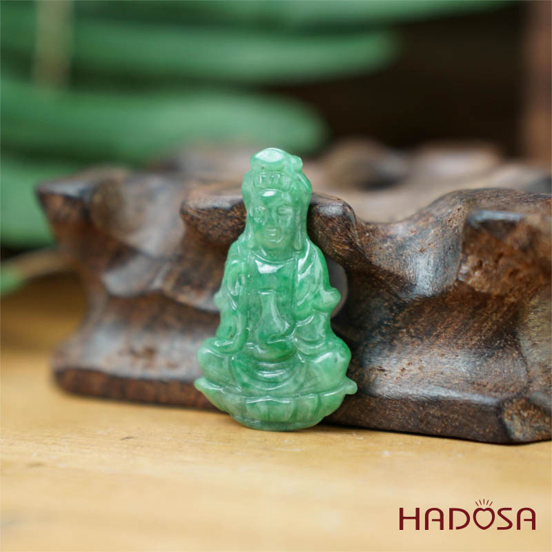 Mặt Quan Âm Cẩm Thạch xanh đậu 33x20mm