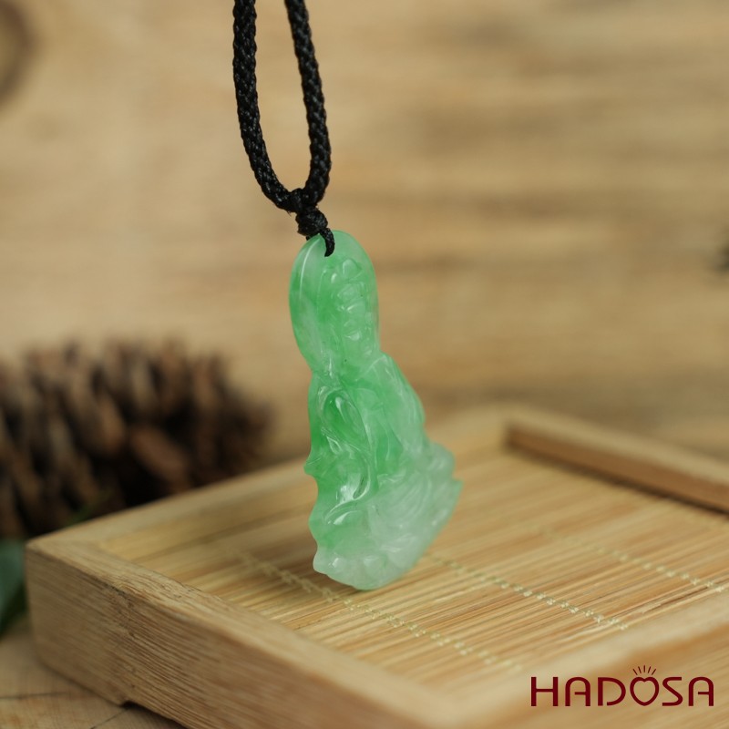 Mặt Quan Âm Cẩm Thạch trắng lí 46x21x7mm