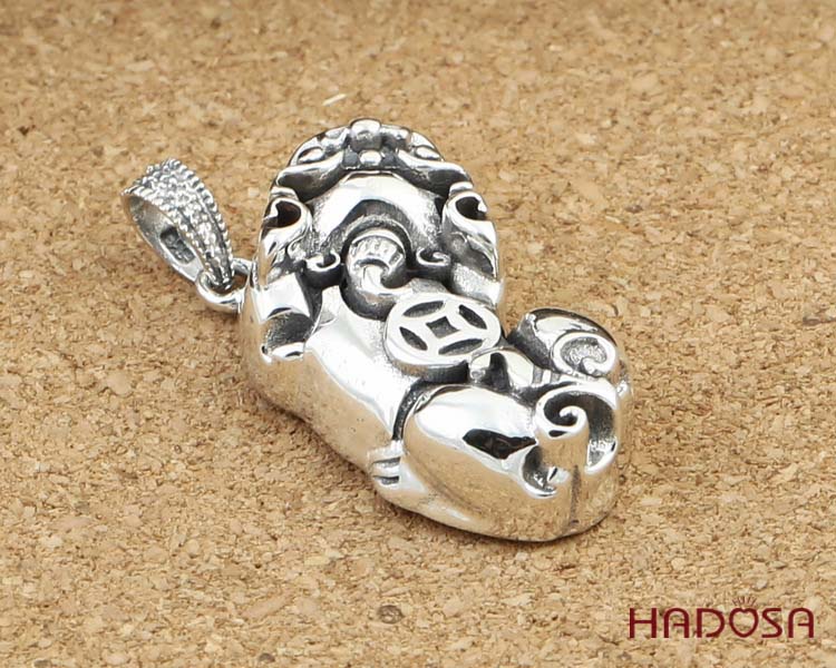 Mặt dây chuyền Tỳ hưu bạc Thái