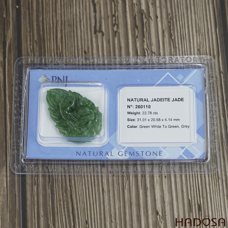 Cận cảnh Hồ Ly Cẩm Thạch xanh tươi 20x31x4mm HADOSA