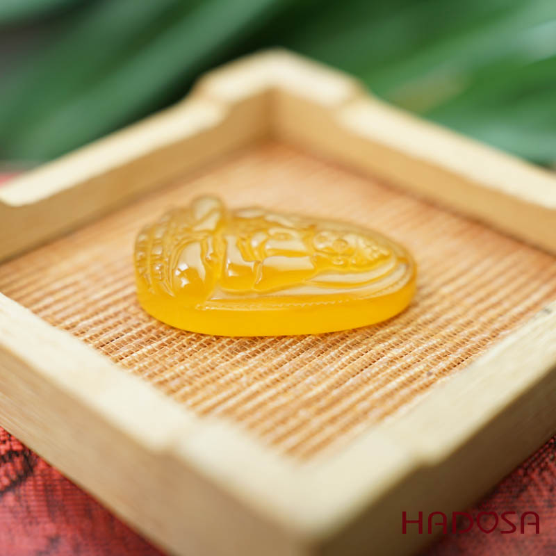 Mặt Phật bản mệnh Adida (Tuất, Hợi) mã não vàng 37mm