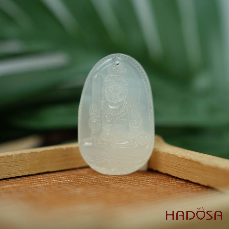 Mặt Phật bản mệnh Bất Động Minh Vương (Dậu) mã não trắng 37mm