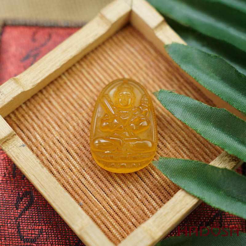 Mặt Phật bản mệnh Hư Không Tạng Bồ Tát (Sửu, Dần) mã não vàng 37mm
