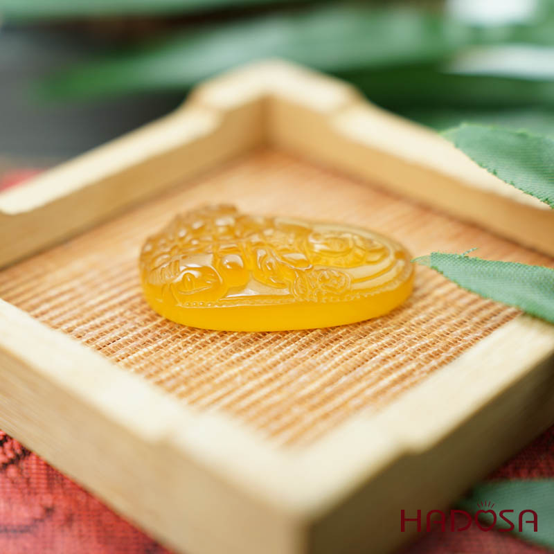 Mặt Phật bản mệnh Phổ Hiền Bồ Tát (Thìn, Tỵ) mã não vàng 37mm