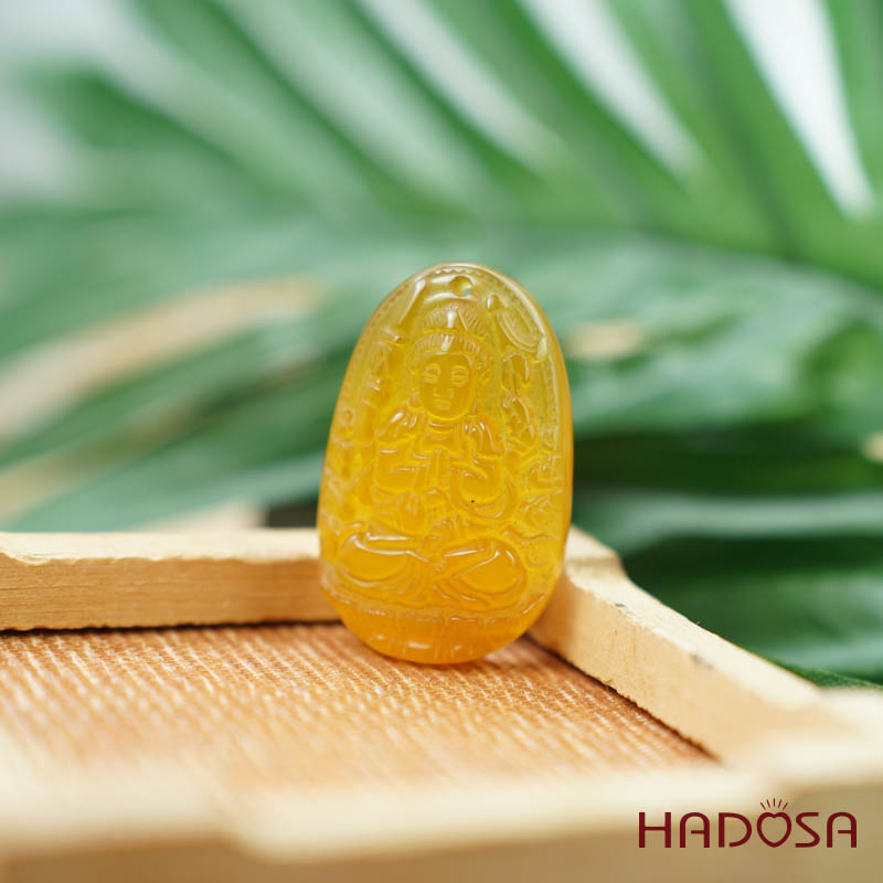 Mặt Phật bản mệnh Thiên Thủ Thiên Nhãn (Tý) mã não vàng 37mm