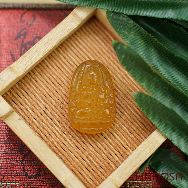 Mặt Phật bản mệnh Thiên Thủ Thiên Nhãn (Tý) mã não vàng 37mm