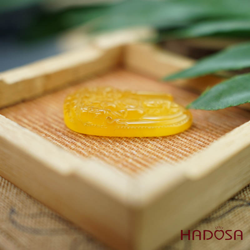 Mặt Phật bản mệnh Vân Thù Bồ Tát (Mão) mã não vàng 37mm