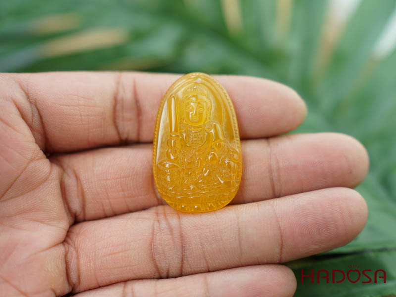 Mặt Phật bản mệnh Vân Thù Bồ Tát (Mão) mã não vàng 37mm