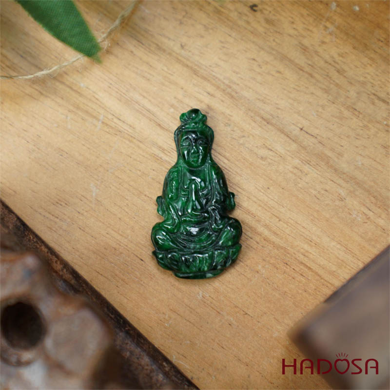 Cận cảnh Mặt Quan Âm Ngọc Cẩm Thạch sơn thủy 33x18x4mm HADOSA