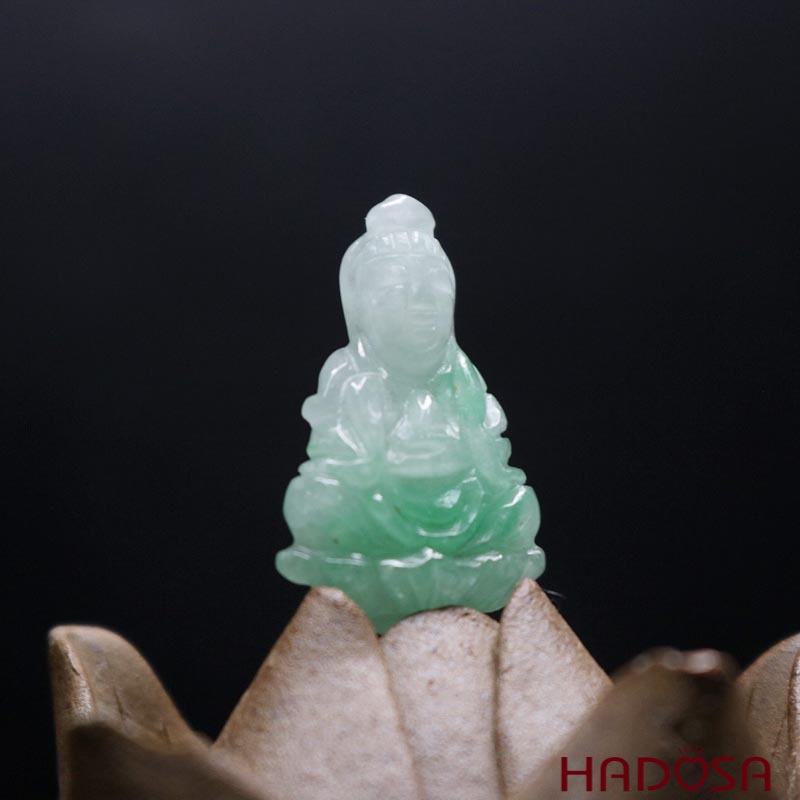 Mặt Quan Âm ngồi cầm thạch trắng lí 28*18*5mm