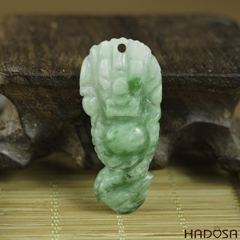 Mặt Cẩm Thạch Rồng ngậm long châu 20x42mm