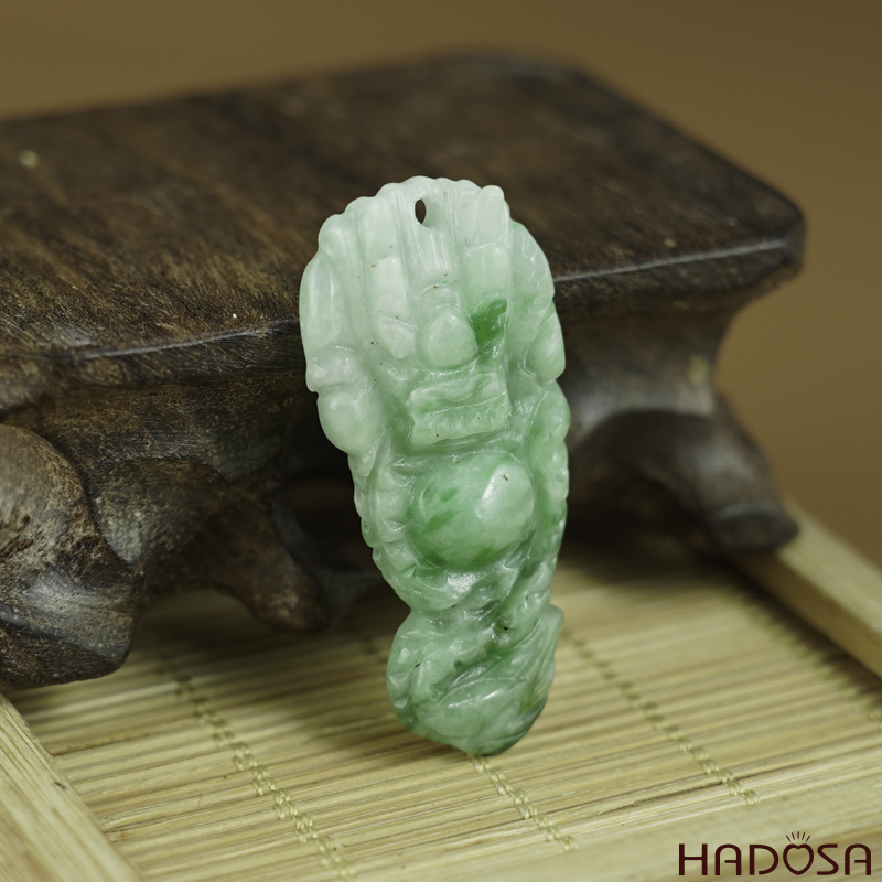 Mặt Cẩm Thạch Rồng ngậm long châu 20x42mm