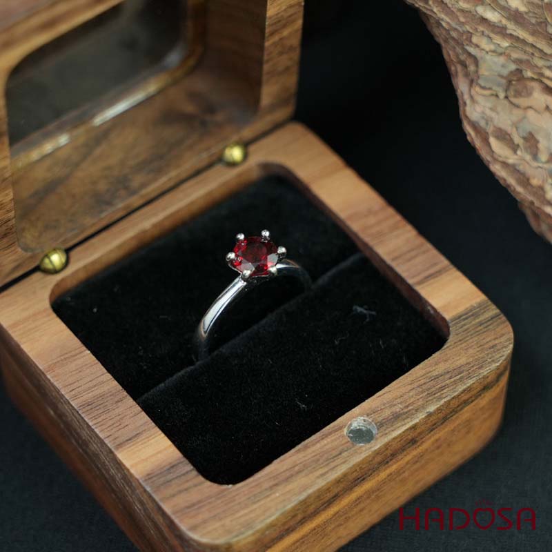 Nhẫn đính đá Ngọc Hồng Lựu tròn 6mm bạc 925