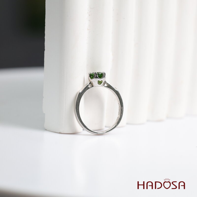 Nhẫn bạc đính đá Diopsdide tròn 5mm size 10