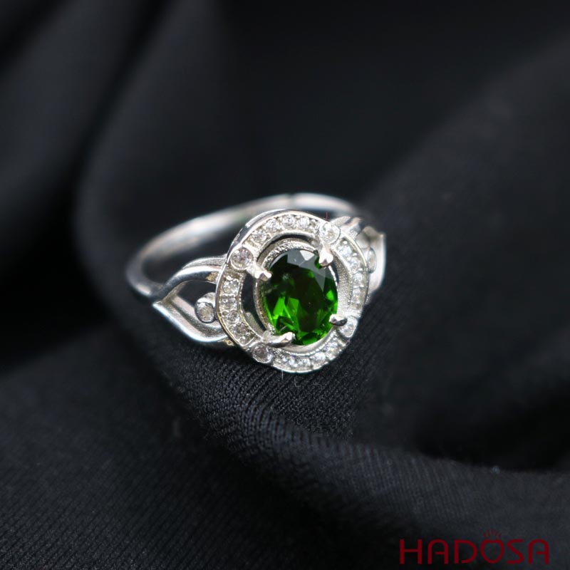 Nhẫn bạc đính đá Diopside oval 5*7