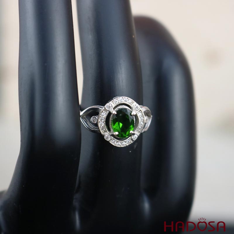 Nhẫn bạc đính đá Diopside oval 5*7