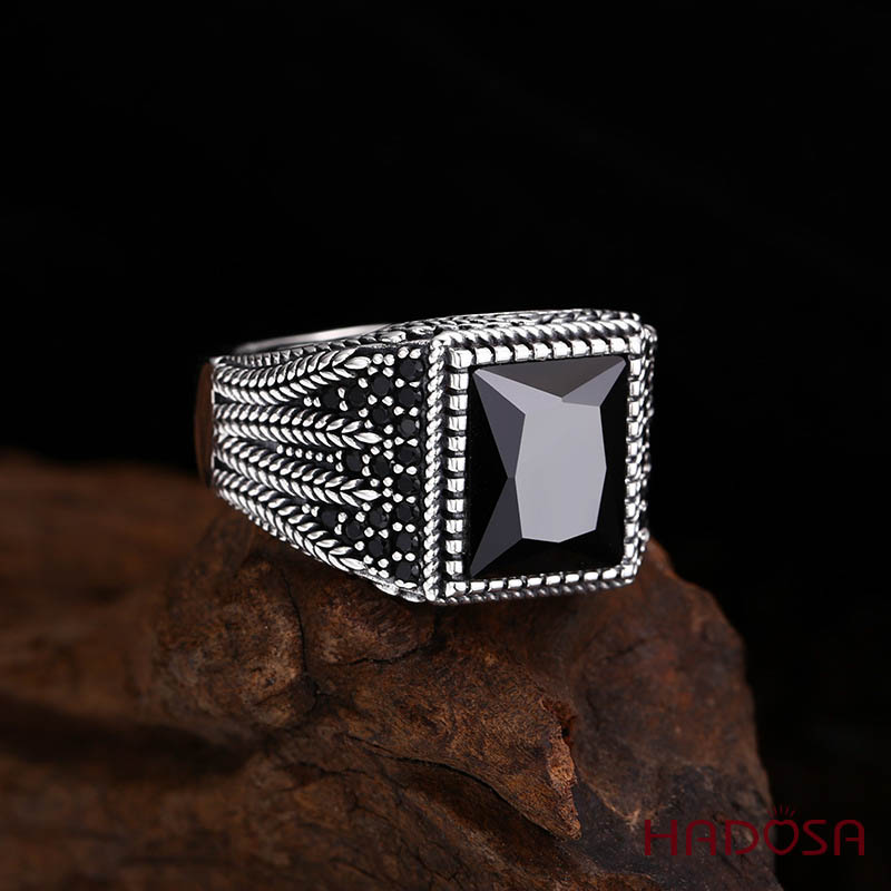 Nhẫn bạc Thái đá đen Zircon Đẳng Cấp