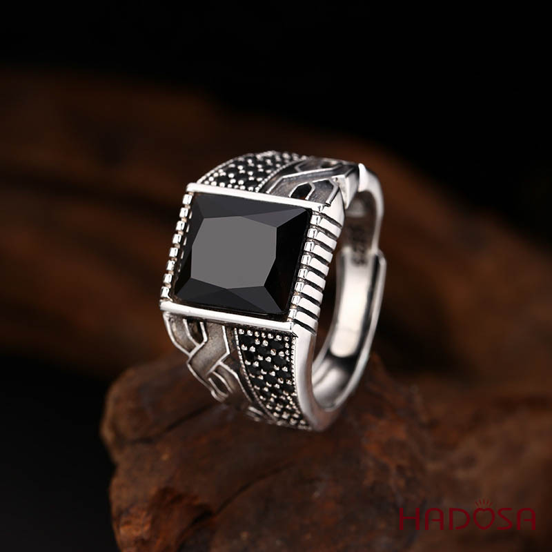 Nhẫn Nam Bạc Thái 925 Hắc Ngọc Vuông Lạc Hồng Tia Sấm