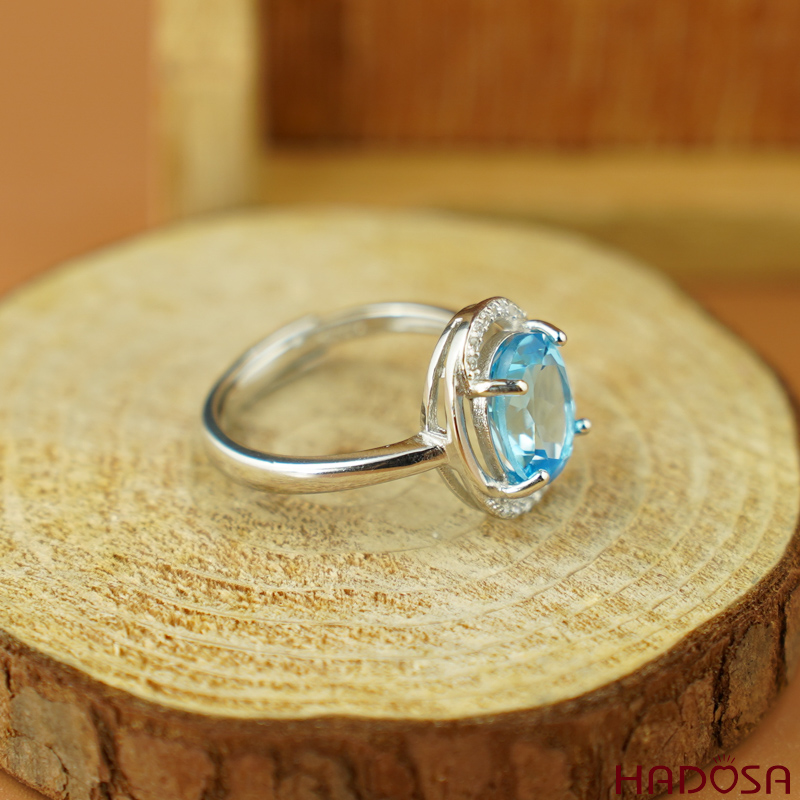 Nhẫn bạc đính đá Topaz oval 8x10mm