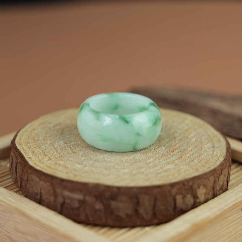 Nhẫn Cẩm Thạch xanh vân lý bản oval