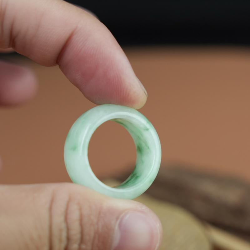 Nhẫn Cẩm Thạch xanh vân lý bản oval