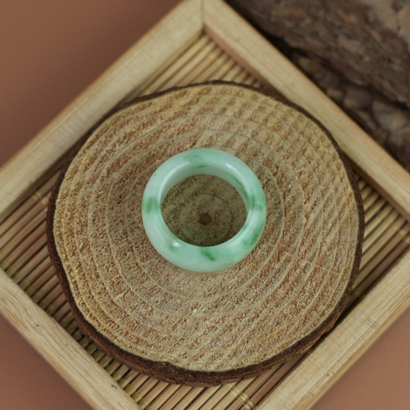 Nhẫn Cẩm Thạch xanh vân lý bản oval