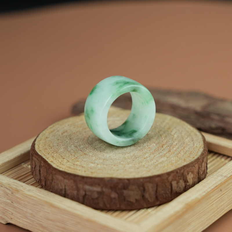 Nhẫn Cẩm Thạch xanh vân lý bản vuông