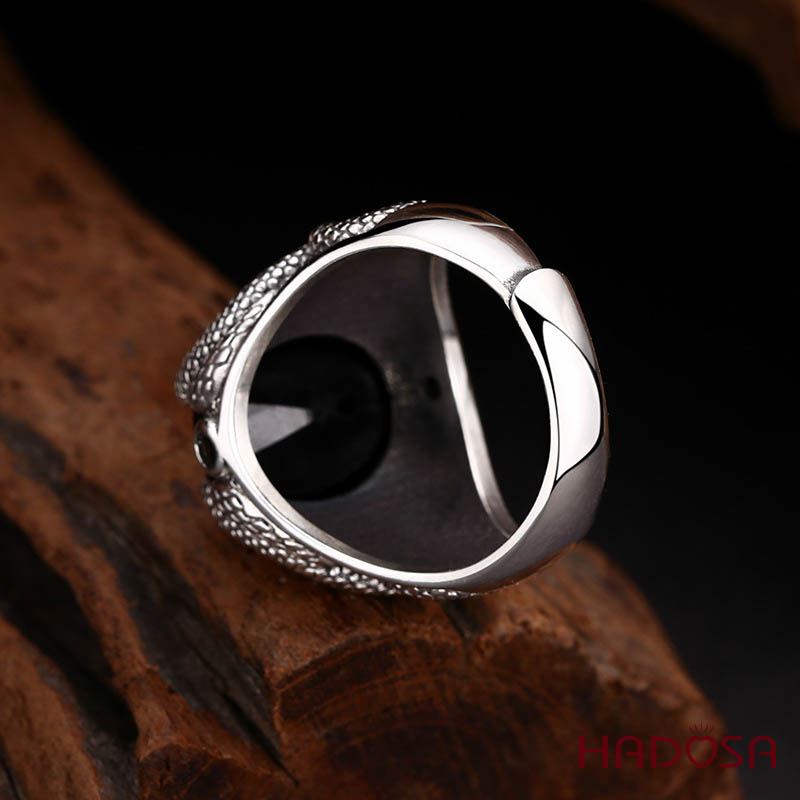 Nhẫn đá đen bạc Thái