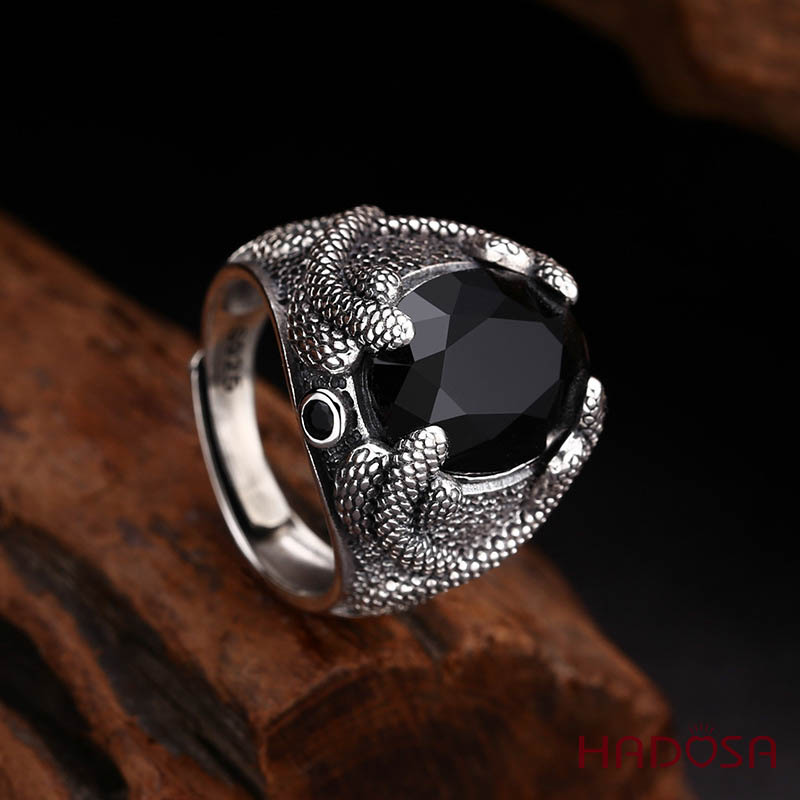 Nhẫn đá đen bạc Thái